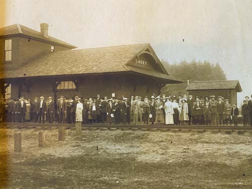 Waiting for President Taft, 1909, Lacey Depot